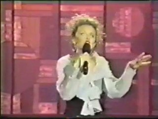 Kylie Minogue - It's No Secret (Live)