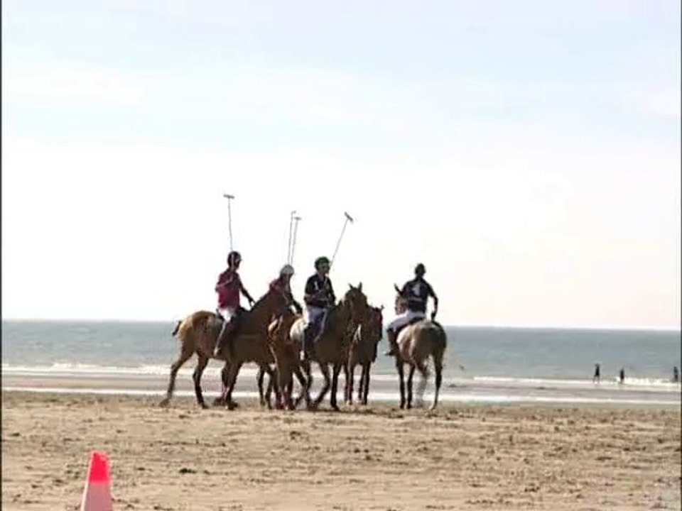 Calaisis TV: Polo:  Au galop sur la plage