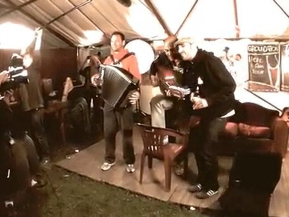 tu parles trop / La Rue  ketanou