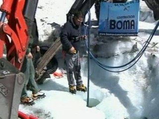 Water pumped from dangerous lake in French glacier