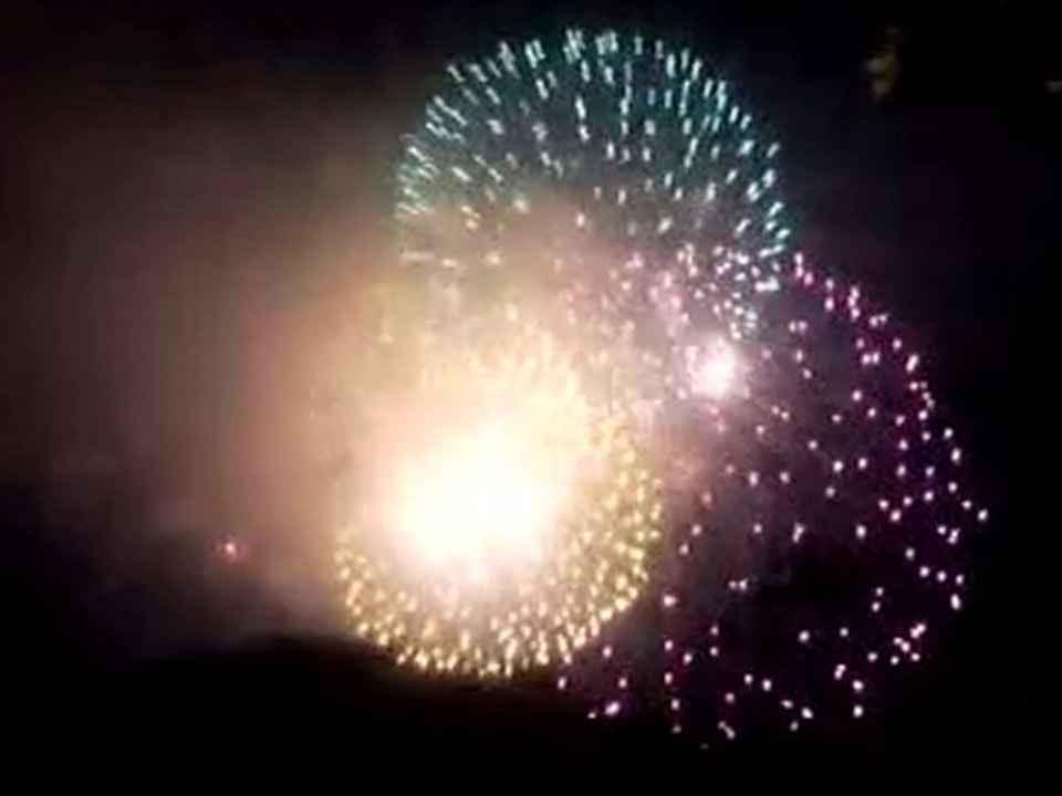 Nonstop Pháo Bông mừng lễ - SG 2-9-2010  - Meny