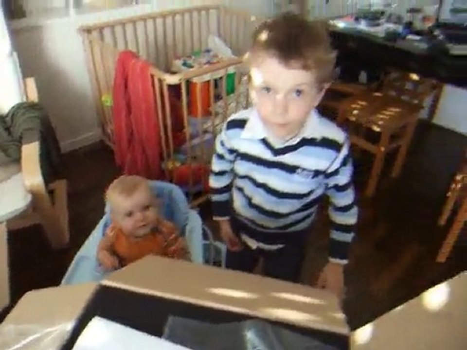 Complicité entre frères...