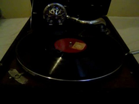 müzeyyen senar - sesimde şarkısı aşkın