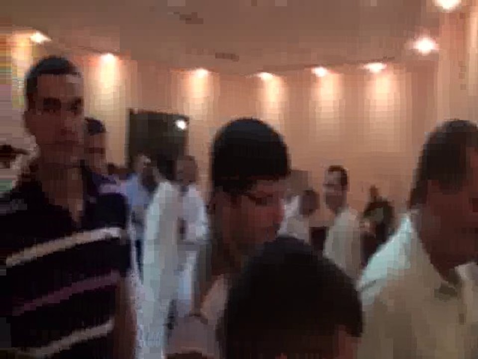 الدكتور مصطفى بنحمزة خلال حفل توقيع  مجموعة من كتبه