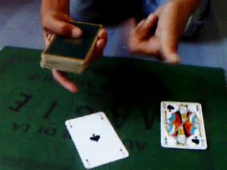 Magie de carte les 4 as et le policier