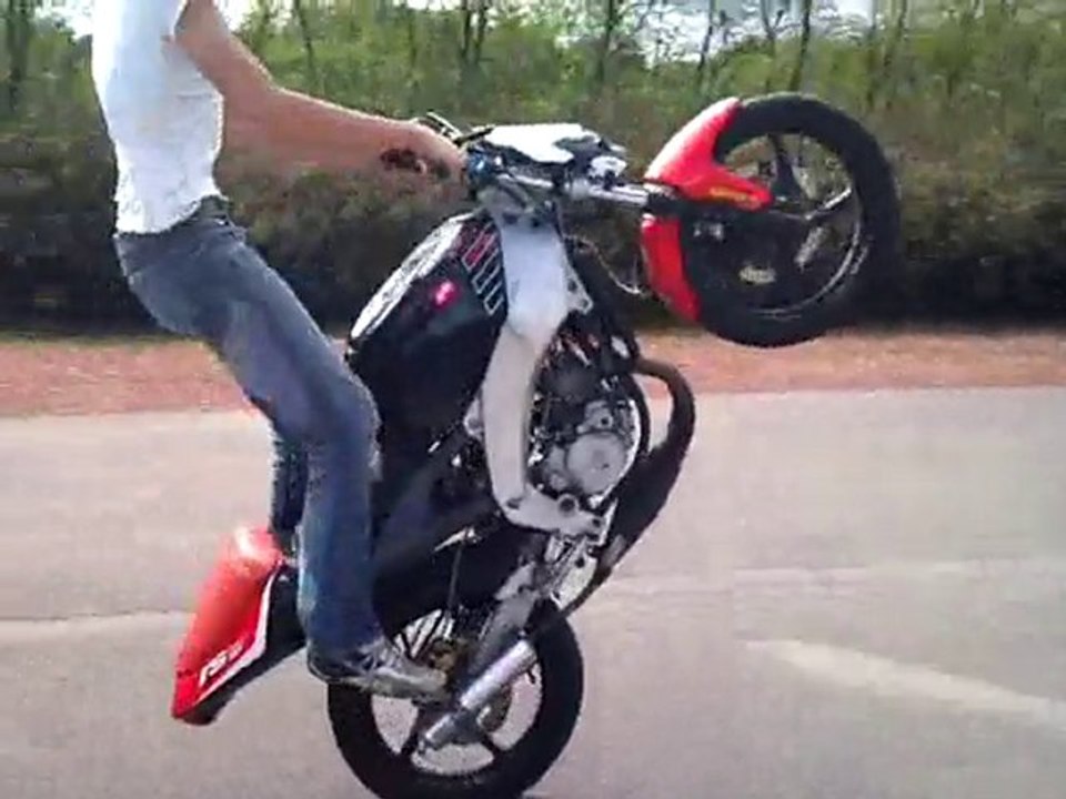 flo stunt rs