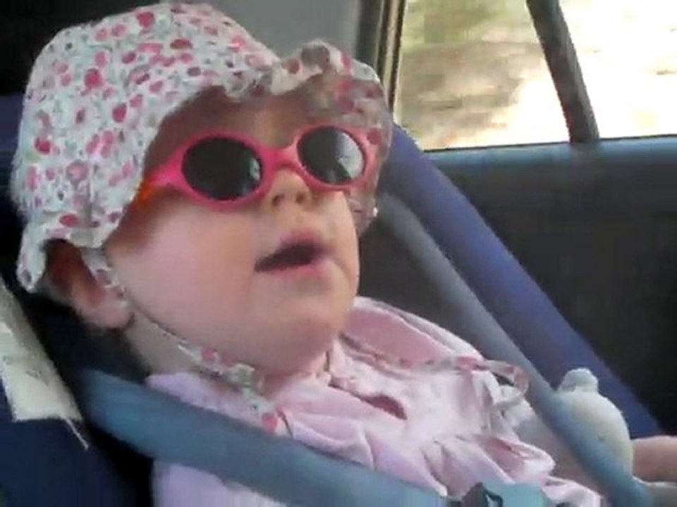Clotilde en voiture