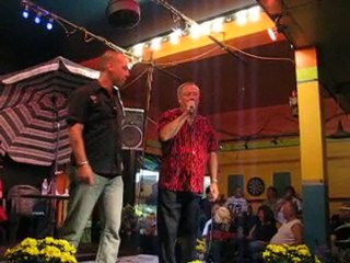 DAN  CHANTE:  DONT CLOSE YOUR EYES ET TA DERNIERE CHANSON