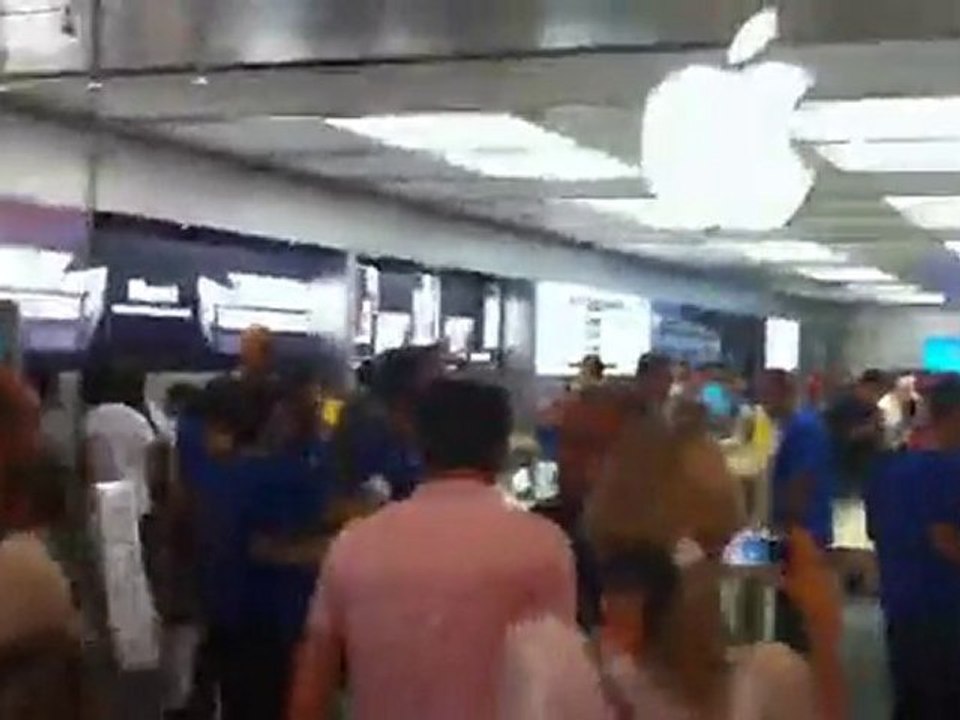 Inauguration Apple Store CAP 3000