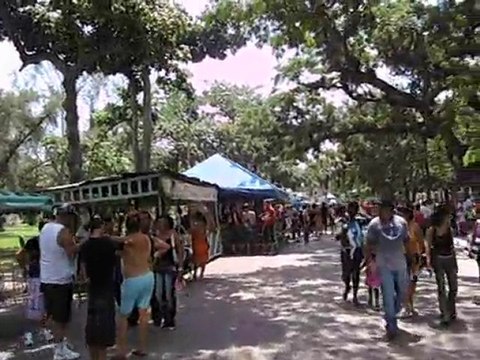 CUBA : Dans les jardins publics de Camagüey
