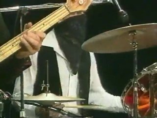 Carole Urban Performs