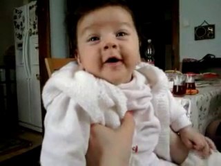 iki aylik kizim dillendi..