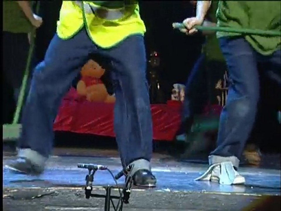 LE FABULEUX REVE D'AMELIE-EXTRAITS FOLIES BERGERE 2008