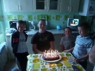 16 ans fabian es toujours cèlibataire