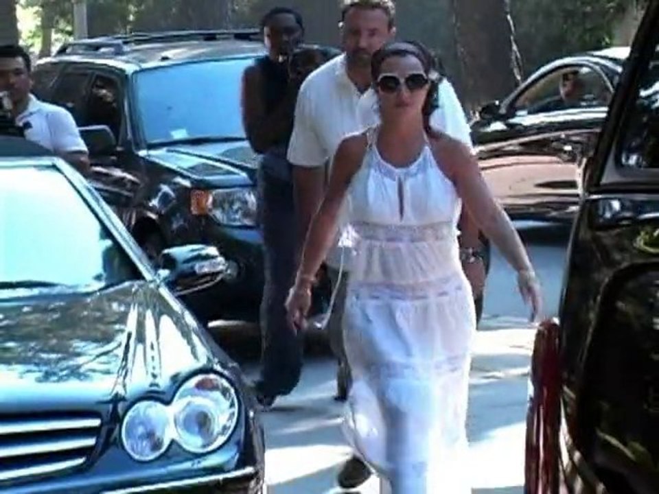 SNTV - Britney is back!