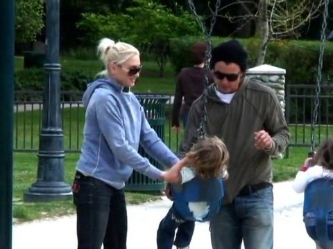 SNTV - Hollywood's hard working moms