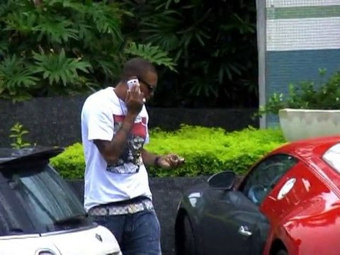 SNTV-Chris Brown goes public