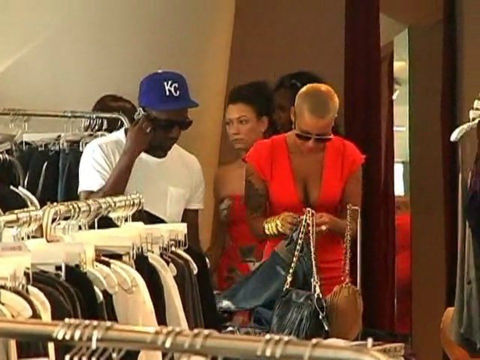 SNTV-Kanye loses his cool, again