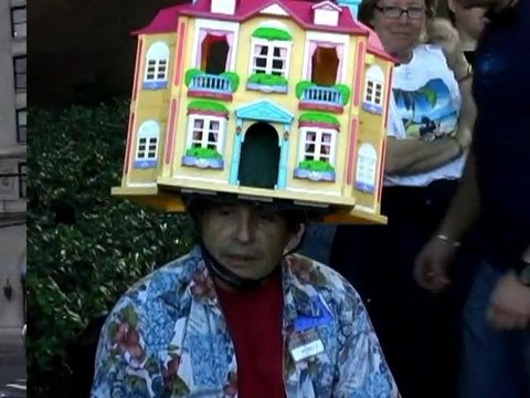 SNTV-Weird people doing weird things