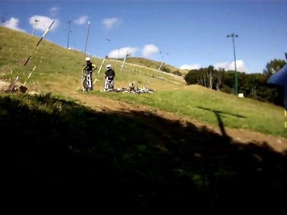 DH Super Besse 2010 - Flying Ken !