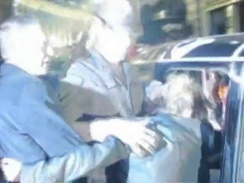 SNTV - Rhys Ifans pops the paps