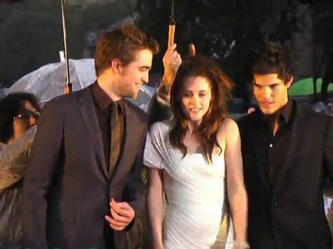 SNTV - RPattz can't get a date