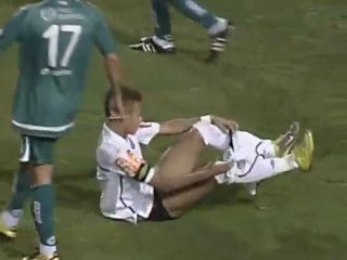 Sem calção! Neymar fica só de cueca contra o Goiás ...