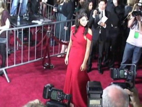 SNTV - New Moon's L.A. premiere