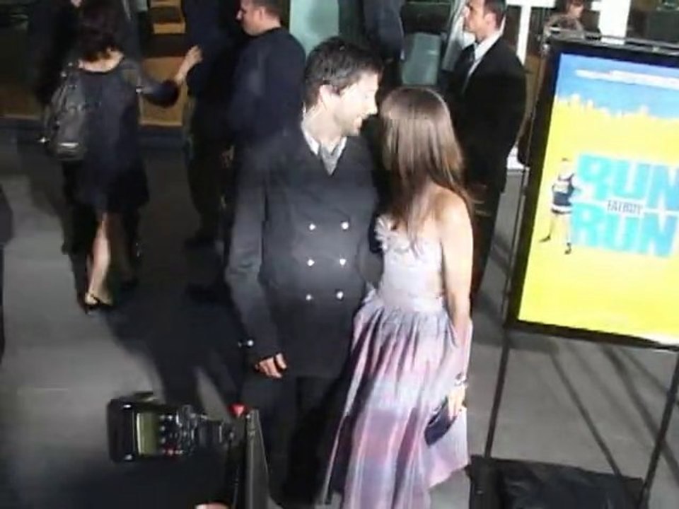 SNTV - David Schwimmer engaged!