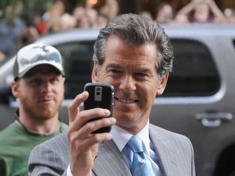 SNTV - When celebrities go paparazzi