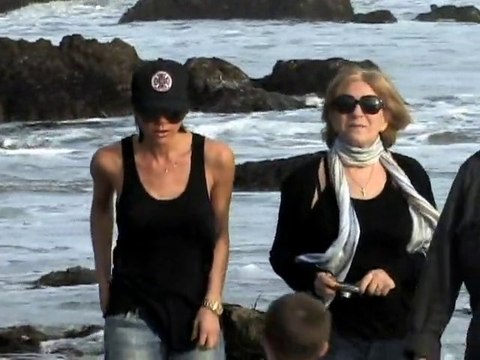 SNTV - The Beckham's posh weekend