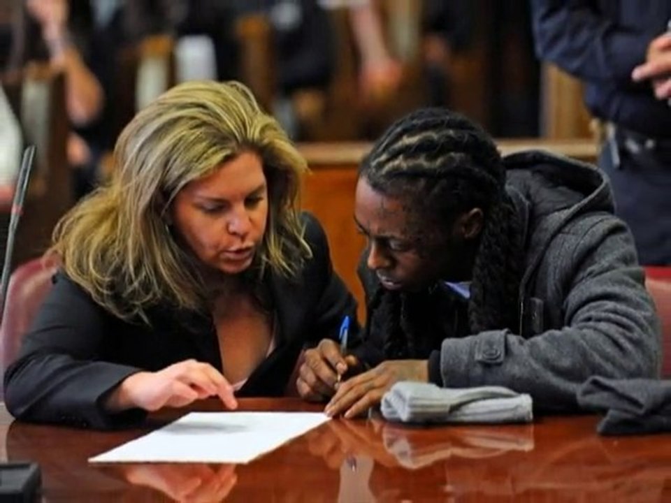 SNTV - Lil Wayne goes to jail