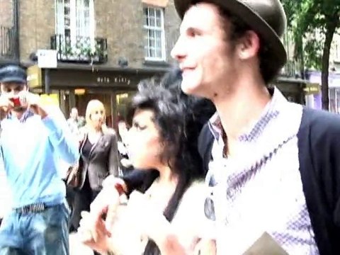 SNTV - Is Amy going back to Blake?