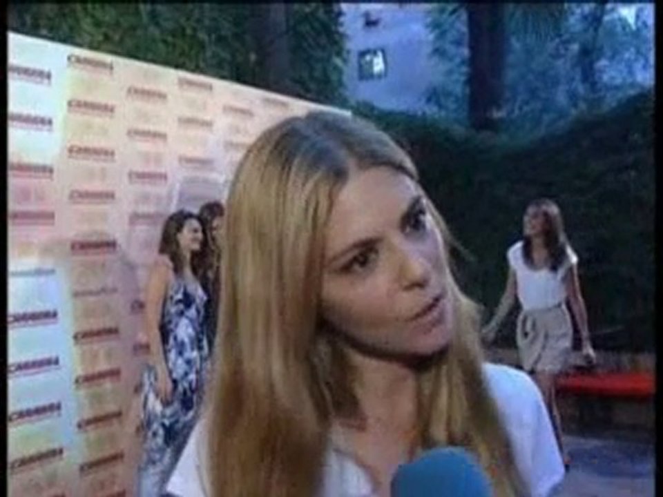 Manuela Velasco también es una chica sexy