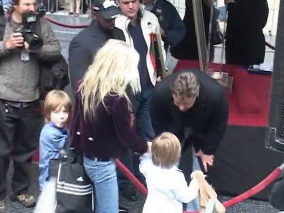 SNTV - Crowe gets his star