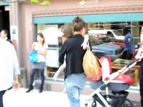 SNTV - Katie Holmes fashion disasters