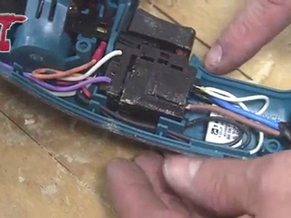 How to Replace the Brushes in a Makita Drill video Dailymotion
