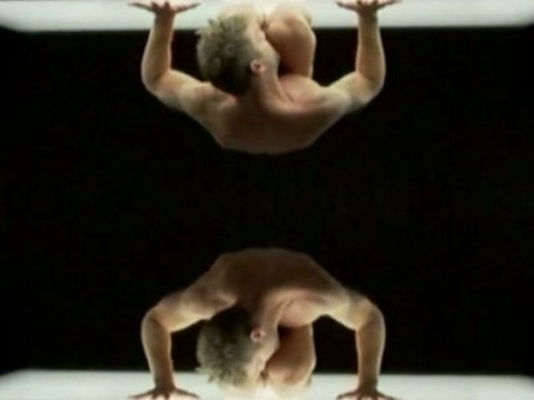 SNTV - Ricky Martin's steamy video