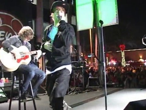 SNTV - Latest celebrity gossip