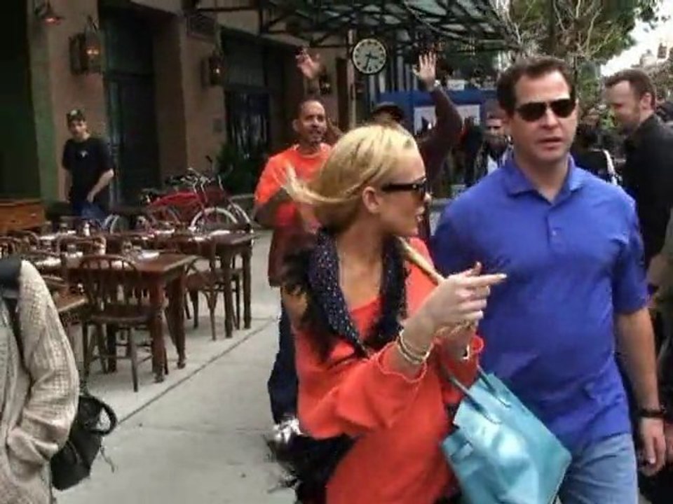 SNTV - Lindsay Lohan denies feud