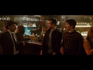 Salvando las distancias - Moustache Clip en castellano