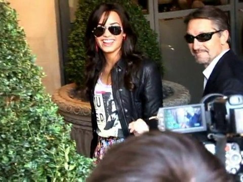 SNTV - Les ados achètent des maisons