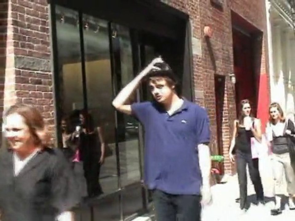 SNTV - Jude Law attaque