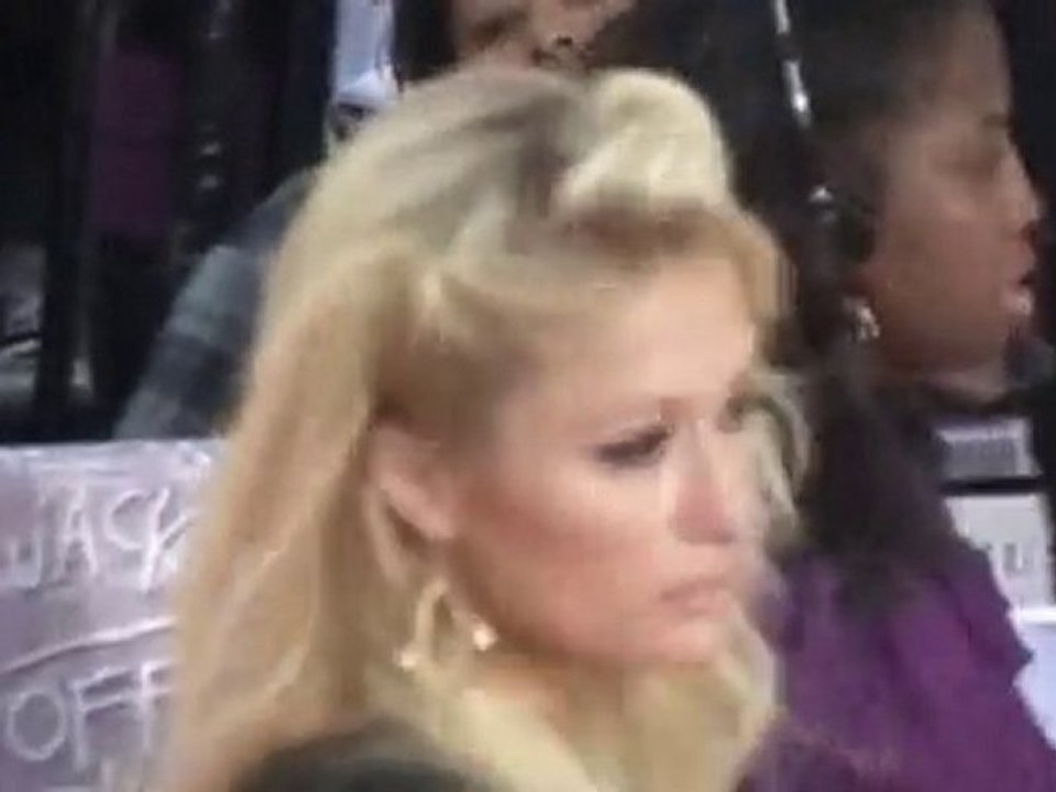 SNTV - Paris Hilton's gum mistake