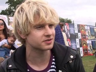 Blood Red Shoes backstage interview - Reading 2010