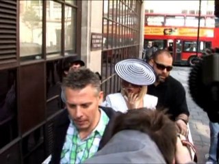 SNTV - La mode selon Lady Gaga