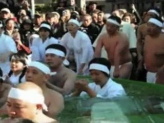SNTV - Un bain glacial au Japon