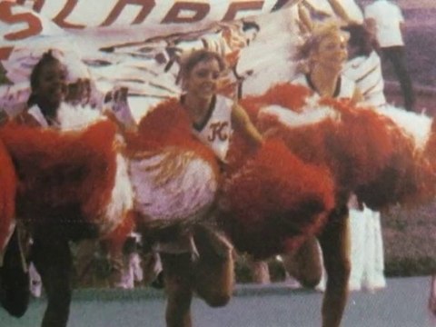 SNTV - Renee avant la célébrité