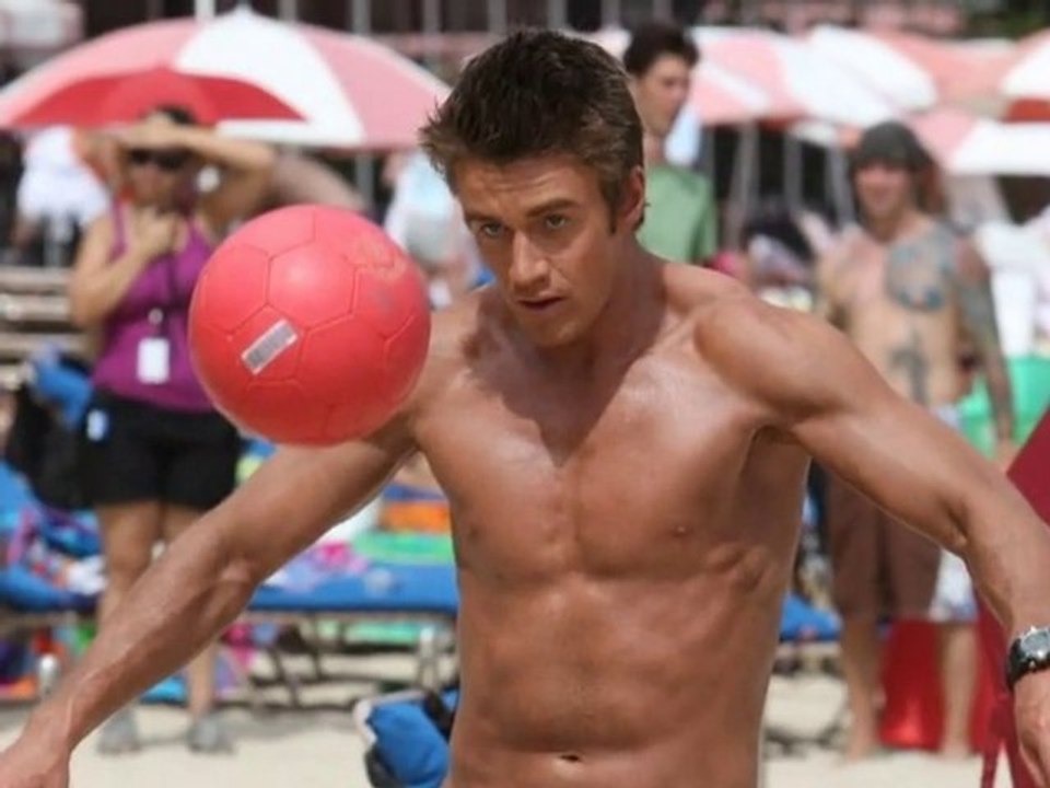 SNTV - Exklusiv: muskulöse Stars am Strand