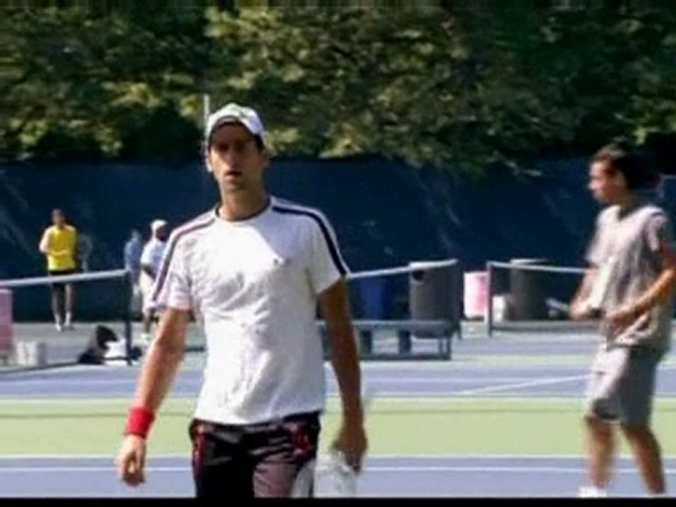 Djokovic battles through at US Open